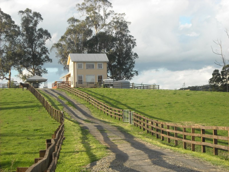 49 Cobbledick Road, Drouin South VIC 3818