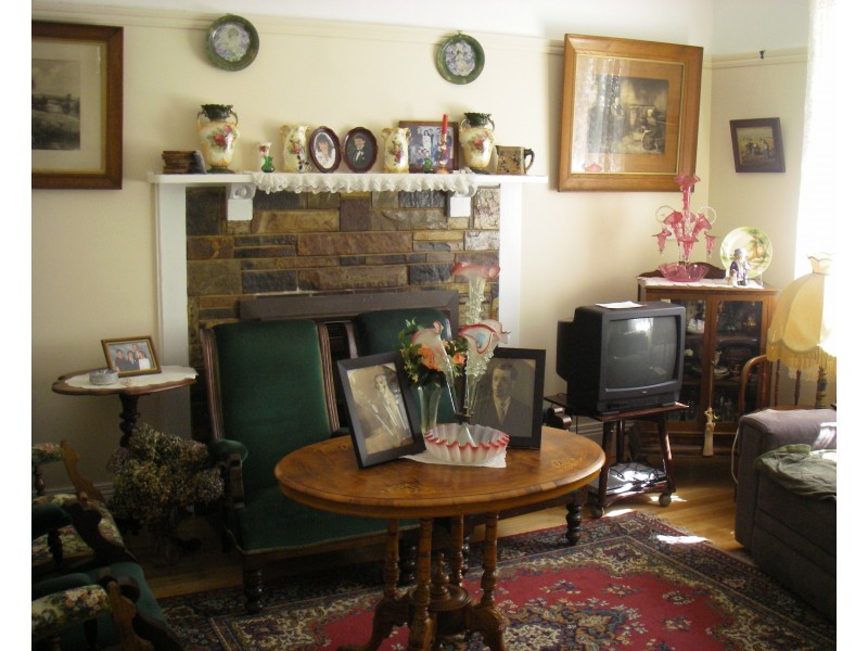 6 main south road, Drouin VIC 3818