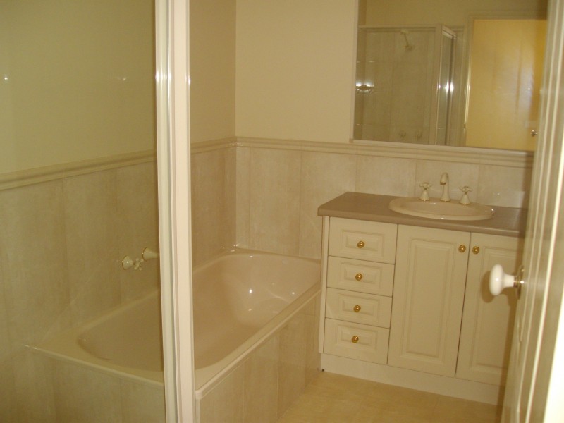 4/5 4-   5  Fuhrman Court, Drouin VIC 3818