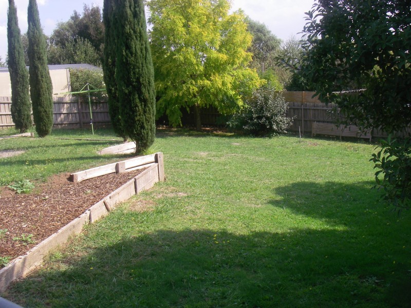 4 Outlook Drive, Drouin VIC 3818