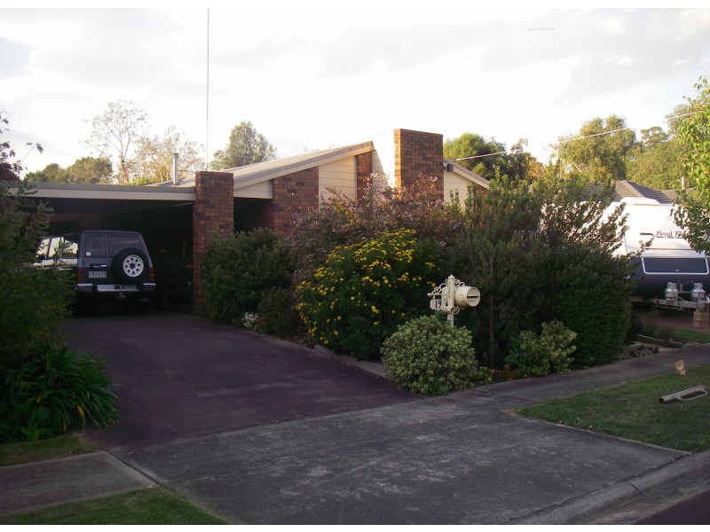 19 forrest street, Drouin VIC 3818