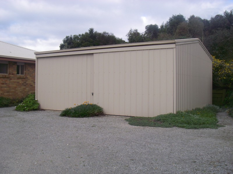 6 Green Valley Drive, Drouin VIC 3818