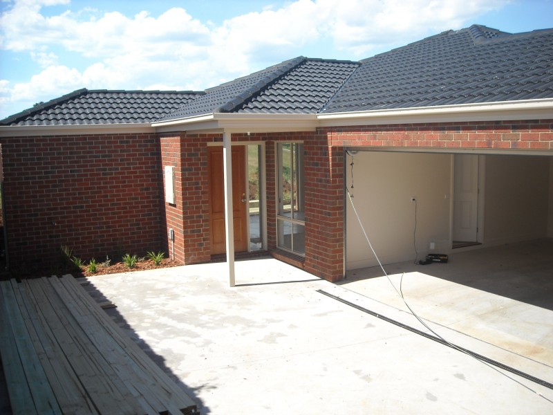 2/59 Victoria Street, Drouin VIC 3818