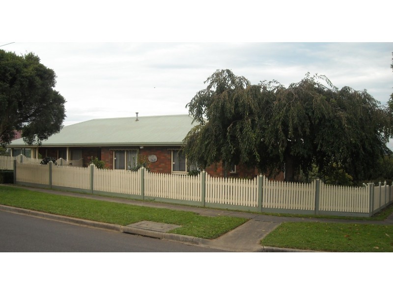 1 Floris Ave, Drouin VIC 3818