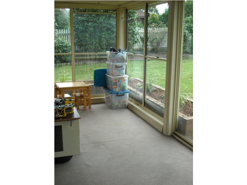 1 Floris Ave, Drouin VIC 3818