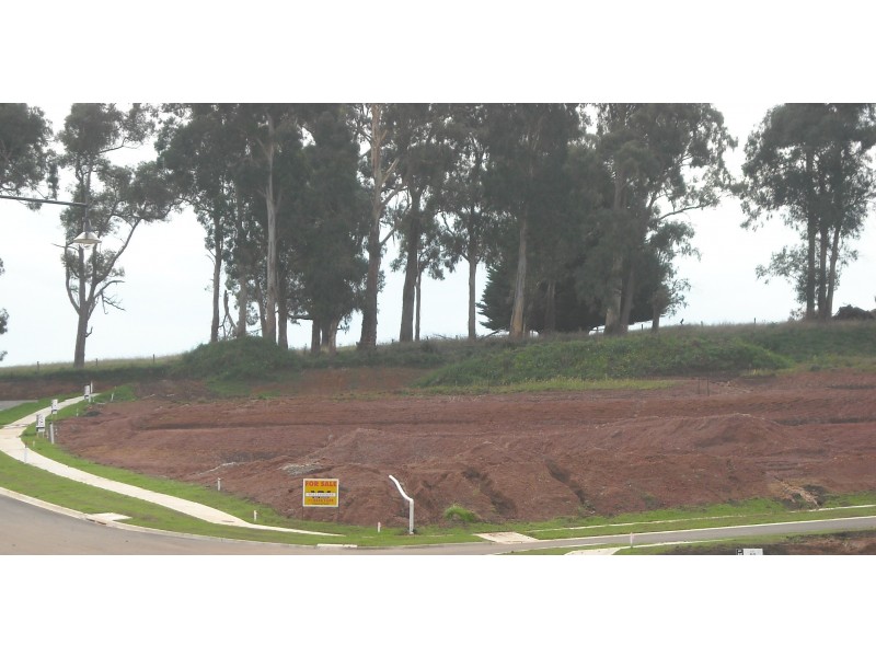 corner waterside drive and lakeview crt, Drouin VIC 3818