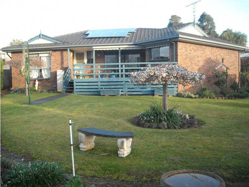 5 Wallace Crs, Drouin VIC 3818