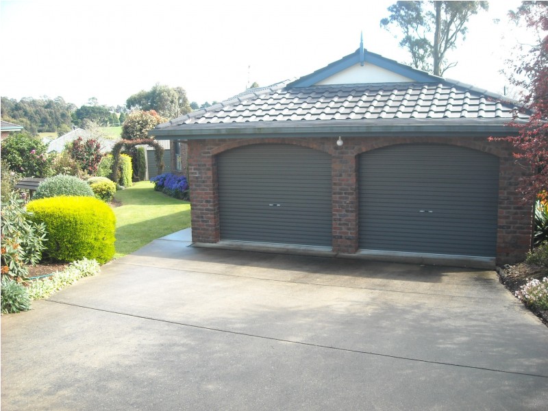 5 Wallace Crs, Drouin VIC 3818