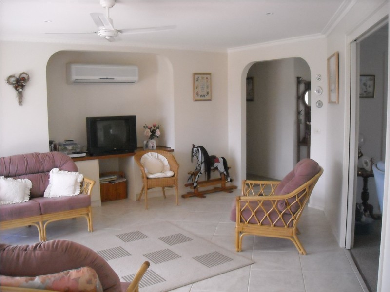 5 Wallace Crs, Drouin VIC 3818