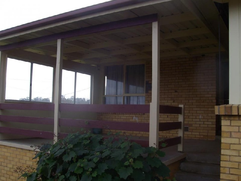 4 Ferris st, Drouin VIC 3818