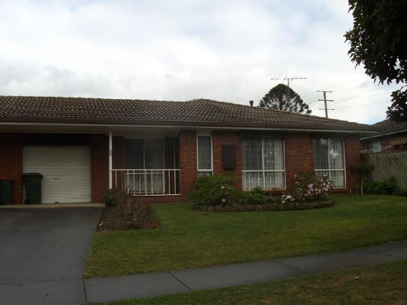 18 unit 2 Hopetoun road, Drouin VIC 3818