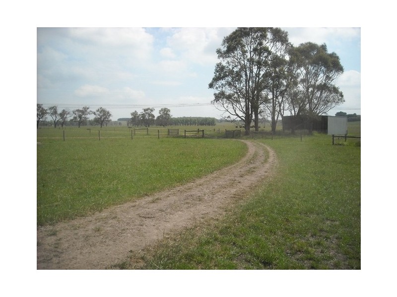 2940 westernport Rd, Drouin South VIC 3818