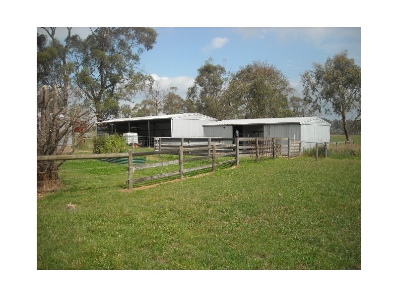 2940 westernport Rd, Drouin South VIC 3818