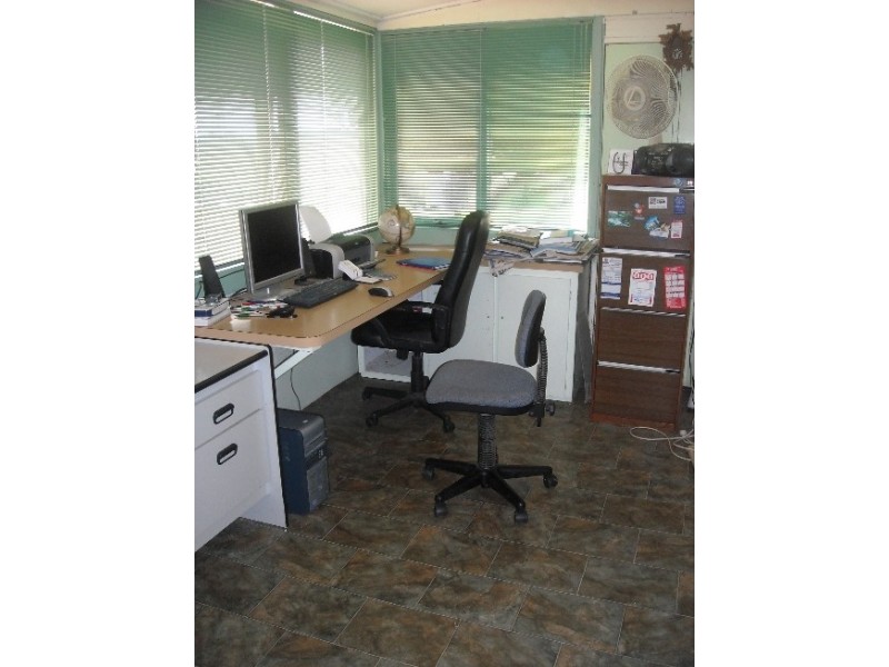 2940 westernport Rd, Drouin South VIC 3818