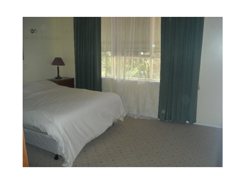 2940 westernport Rd, Drouin South VIC 3818