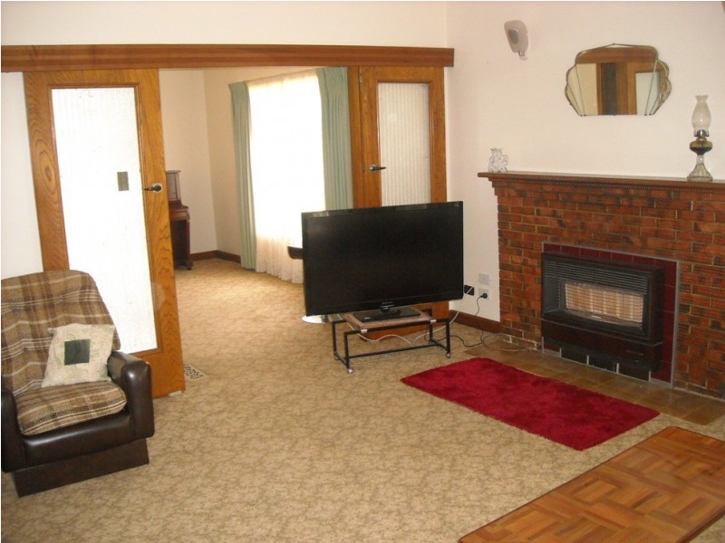 17 Church Street, Drouin VIC 3818