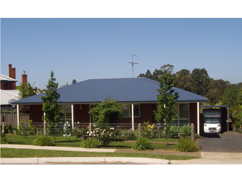 4 Main   South Road, Drouin VIC 3818