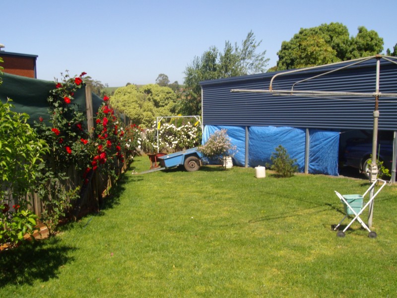 4 Main   South Road, Drouin VIC 3818