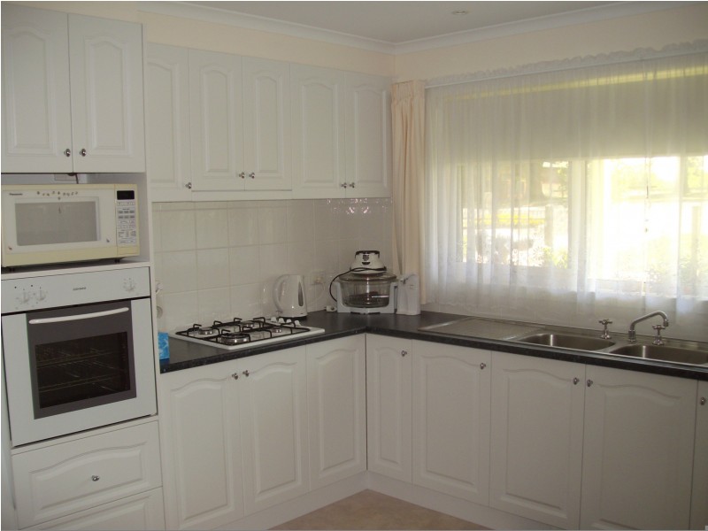 4 Main   South Road, Drouin VIC 3818