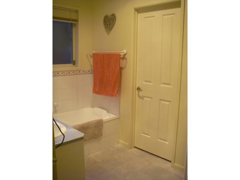 23 Helen Street, Drouin VIC 3818