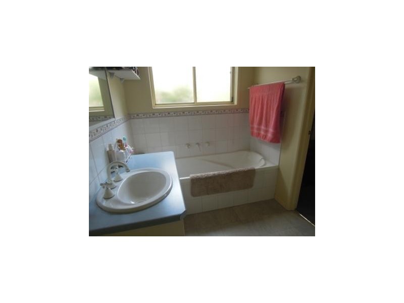 23 Helen Street, Drouin VIC 3818