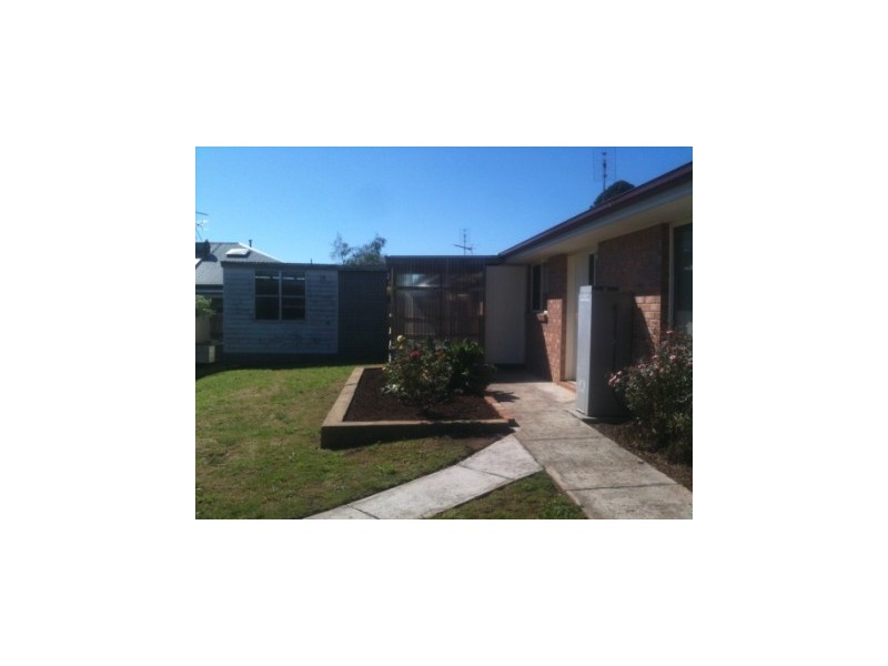 16 Rees Close, Drouin VIC 3818