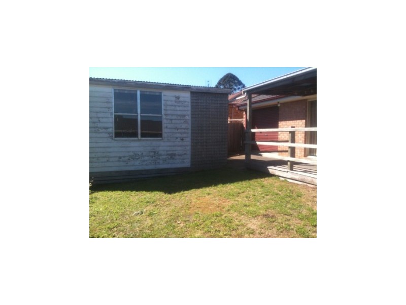 16 Rees Close, Drouin VIC 3818