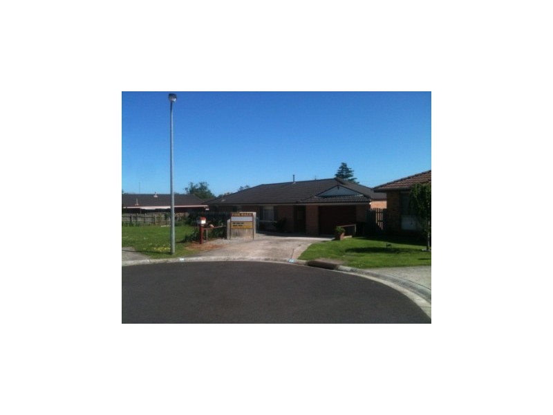 16 Rees Close, Drouin VIC 3818