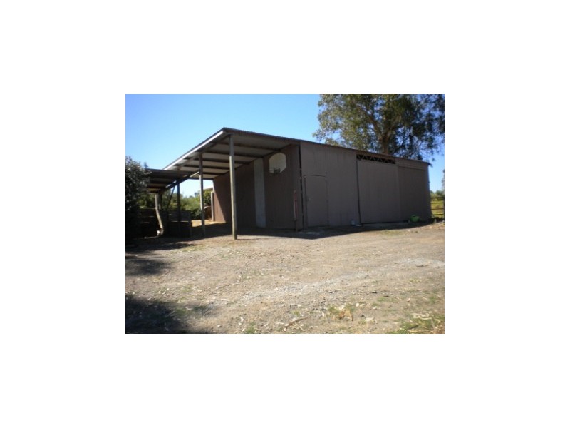 106 shillinglaw road, Drouin VIC 3818