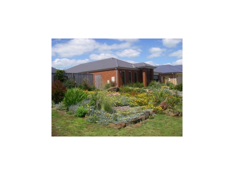 6 penfold place, Drouin VIC 3818