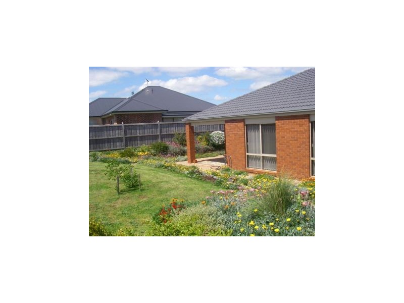 6 penfold place, Drouin VIC 3818