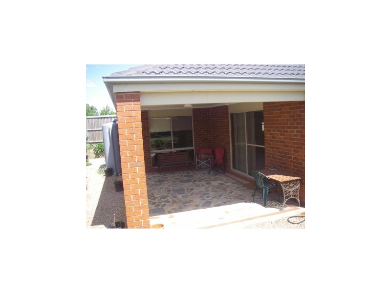 6 penfold place, Drouin VIC 3818