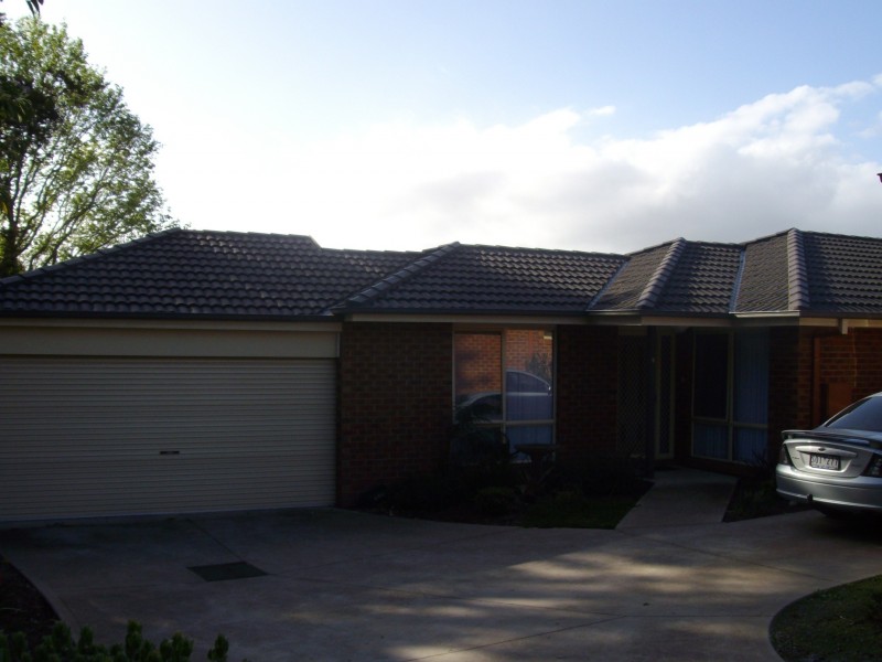 2/23 Albert rd, Drouin VIC 3818