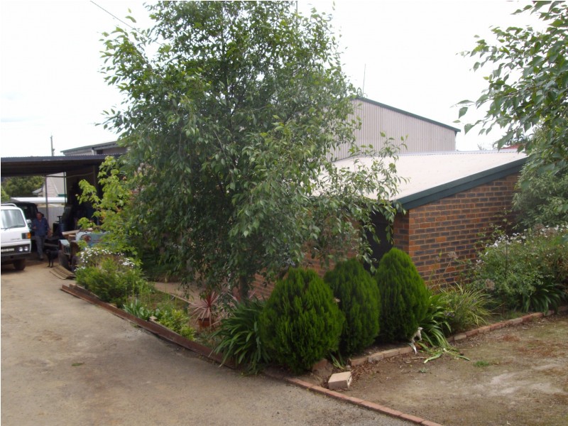 34 Railway Avenue, Drouin VIC 3818