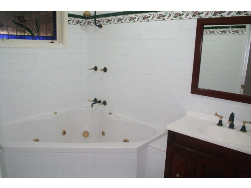 2 Maddecks Avenue, Moorebank NSW 2170