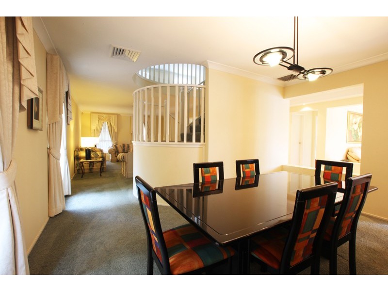 11 Valleyfield Court, Wattle Grove NSW 2173