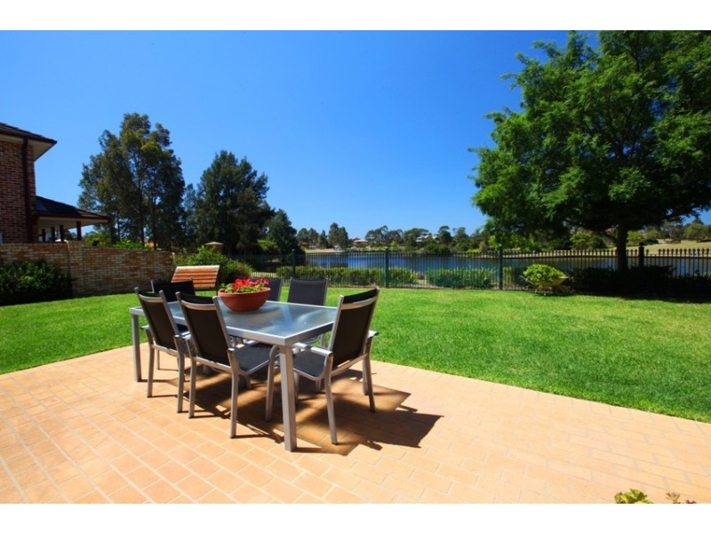 11 Valleyfield Court, Wattle Grove NSW 2173