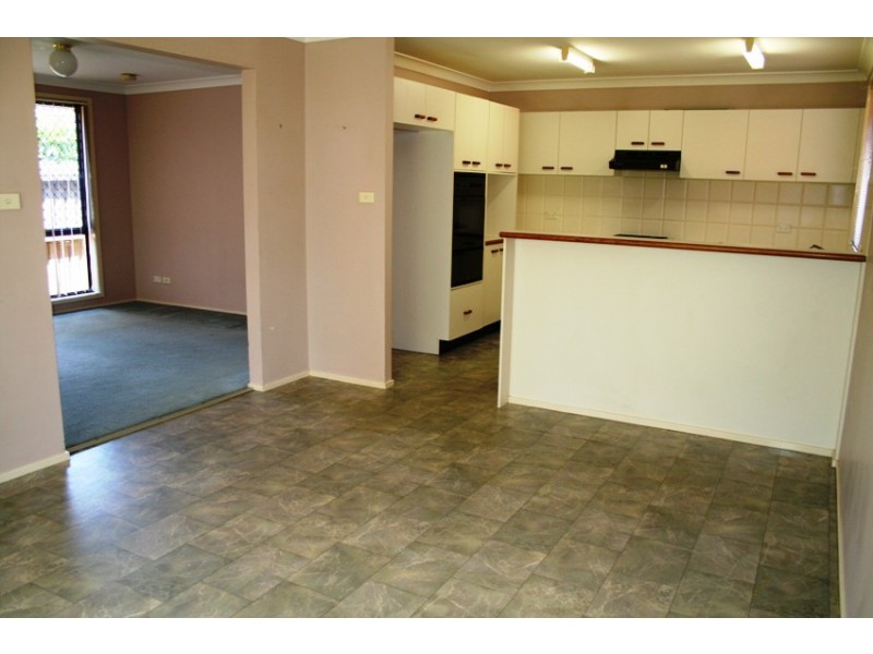13 Kitchener Court, Wattle Grove NSW 2173