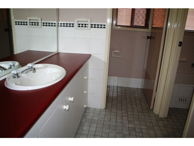 13 Kitchener Court, Wattle Grove NSW 2173