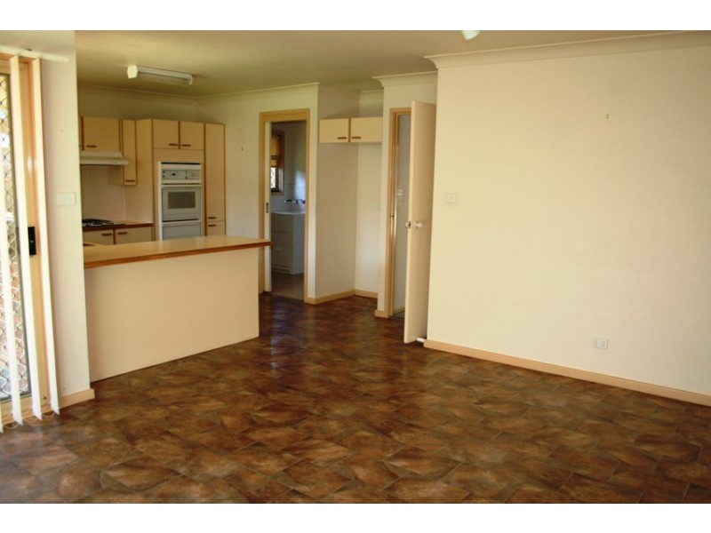 28 Claremont Court, Wattle Grove NSW 2173