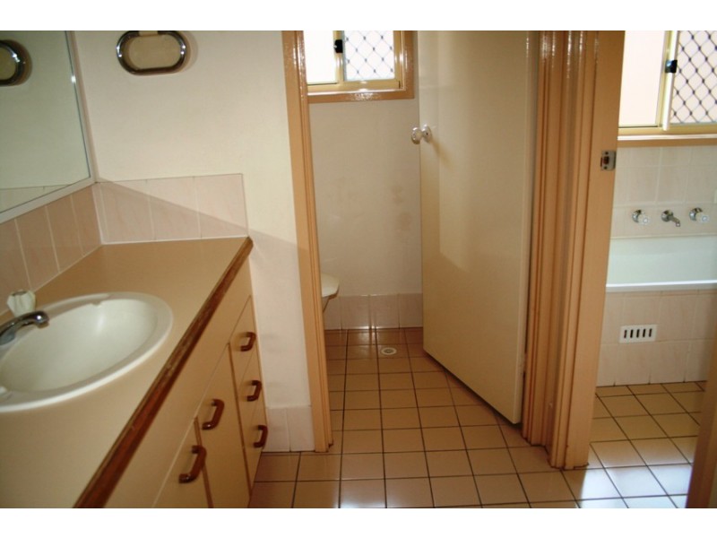 28 Claremont Court, Wattle Grove NSW 2173