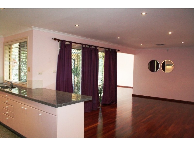 18 Burdekin Court, Wattle Grove NSW 2173