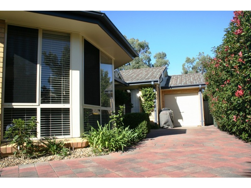 18 Burdekin Court, Wattle Grove NSW 2173