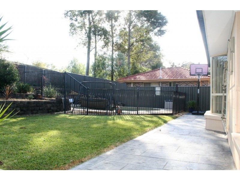 12 Continua Court, Wattle Grove NSW 2173