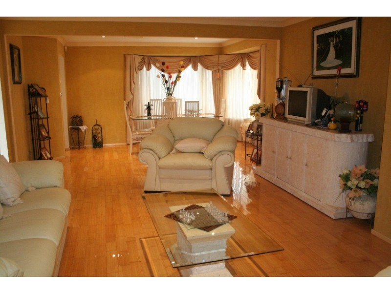 Wattle Grove NSW 2173