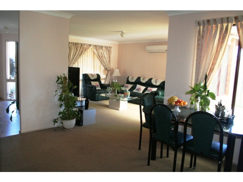 Wattle Grove NSW 2173