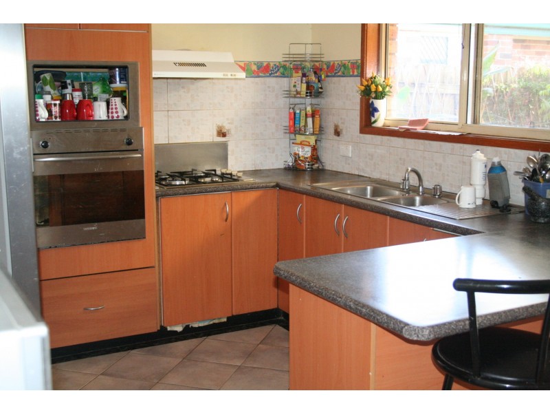 10 Ellerston Court, Wattle Grove NSW 2173