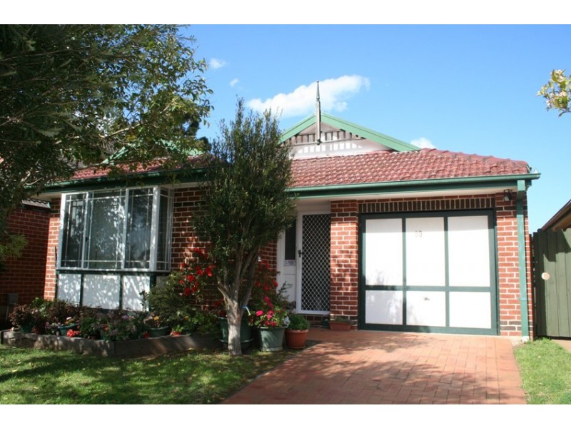 33 Burdekin Court, Wattle Grove NSW 2173