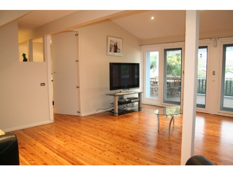 87 Renton Avenue, Moorebank NSW 2170