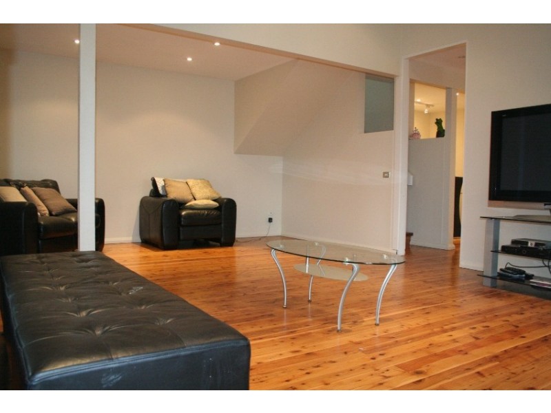 87 Renton Avenue, Moorebank NSW 2170